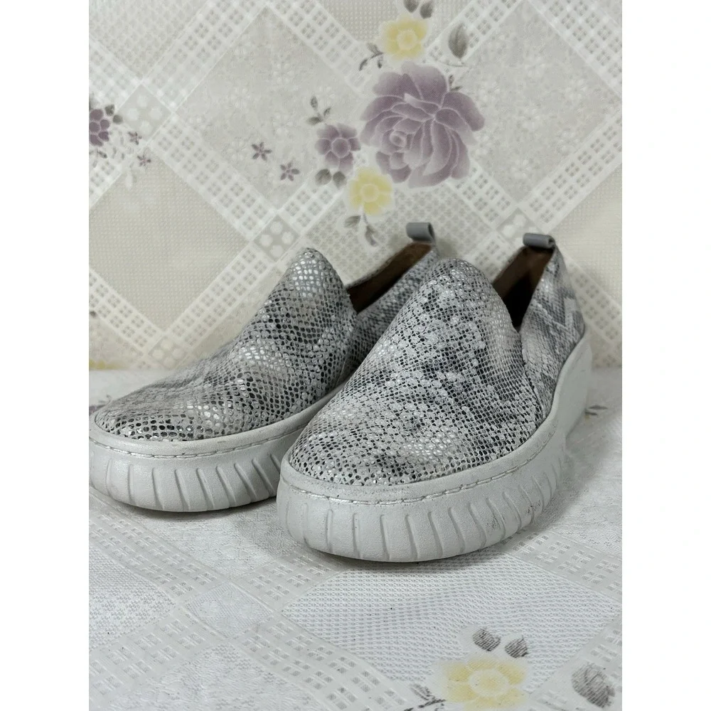 Sofft Womens Potina Sneakers Shoes Gray Leather Slip On Wedge Low Heel Snake 6.5